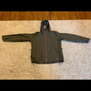 Women’s L.L. Bean rain jacket